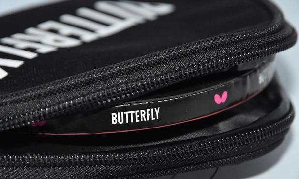 Butterfly Cell case 1 - round (Black/White)